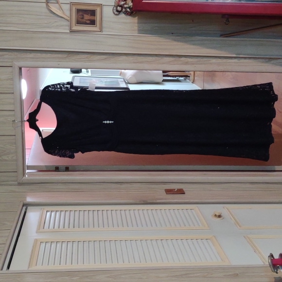 Onyx Nite Dresses & Skirts - DONATED Full Length Lace Dress